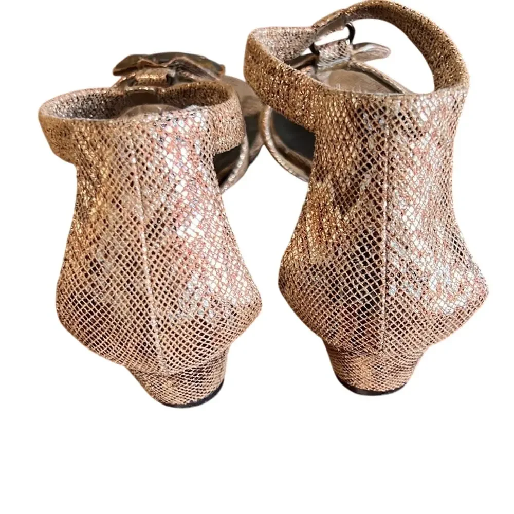 New York Transit Woman's 8M Metallic Snakeskin Sandals Slip On Small Wedge